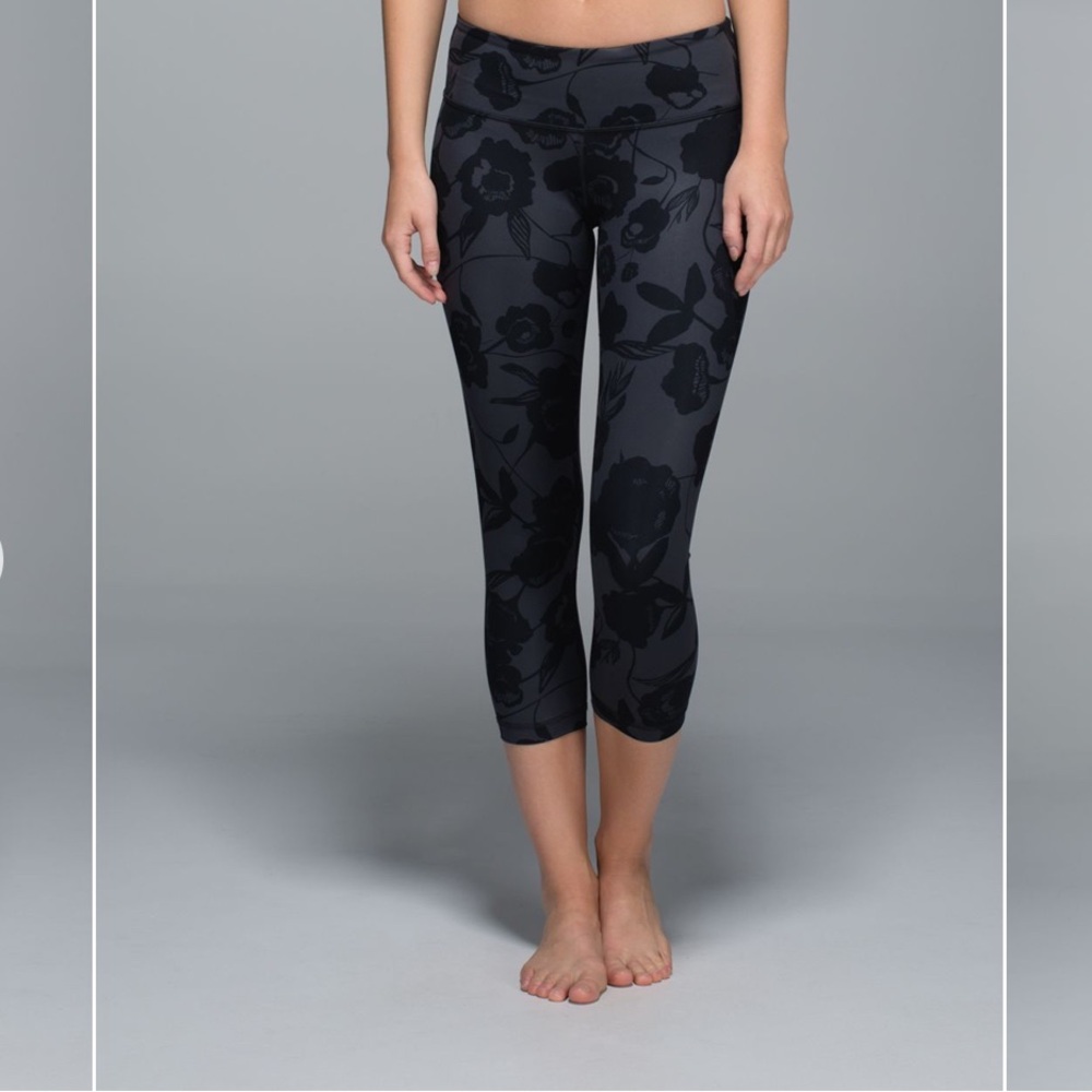 Lululemon Wunder Under Crop II *Full-On Luxtreme Flat Inky Floral Printed Black - Picture 3 of 7